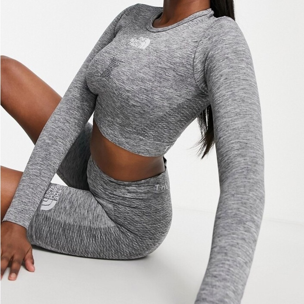 The North Face Seamless Long Sleeve Crop Top S/M Gray Made in Italy